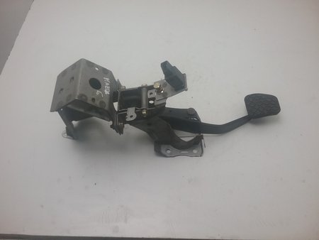 Pedal embraiagem mazda 6 station wagon (gy) 2.0 di | 08.02 - 08.07 usado