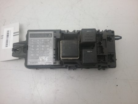 [30889989] Caixa de fusíveis volvo v40 estate (645) 1.9 di 2000 - 2004 ref. 30889989