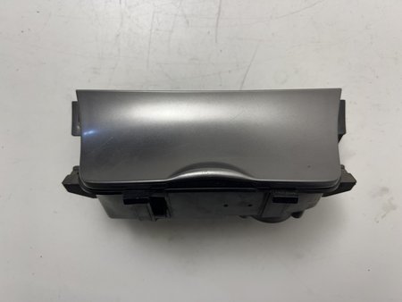 [GJ6A6461Y2] Cinzeiro usado mazda 6 (gg) ref. gj6a6461y2 gj6a 64 61y 2