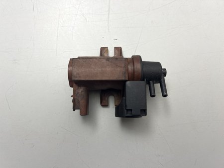 [6G9Q9E882CA MOTOR G8DA / HHDA / 9HZ] Válvula de controlo vácuo ford focus ii 1.6 tdci ref. 6g9q9e882ca motor g8da / hhda / 9hz