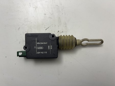[4B9962115] Atuador fecho da mala usado audi a6 (4b2, c5) ref. 4b9962115