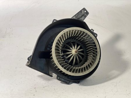 [6Q1820015C 6Q1 820 015 C] Motor da sofagem seat ibiza iii (6l1) ref. 6q1820015c 6q1 820 015 c