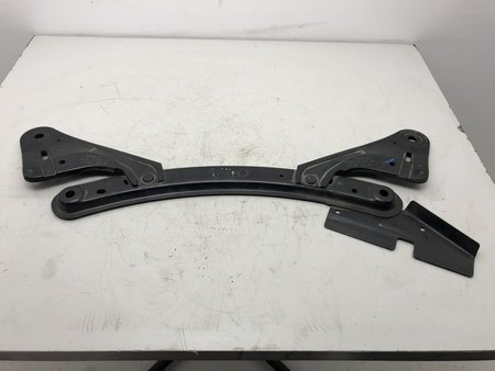 [CV61A10684AA] Suporte do escape  usado volvo v40 hatchback (525, 526) d2 cv61a10684aa