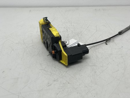 Fecho da porta trás/dto volvo s60 i (384) 2.4 d | 03.05 - 04.10 usado