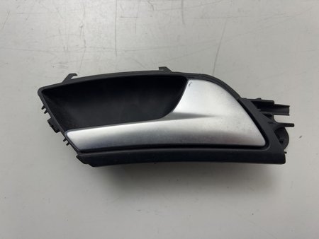 [8T0837020A 8T0 837 020 A] Punho da porta dto frente audi a5 (8t3) ref. 8t0837020a 8t0 837 020 a