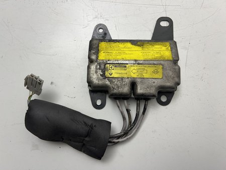 [7700840111 B] Modulo  control de airbag renault laguna i 11.93 - 03.01 usado ref. 7700840111 b