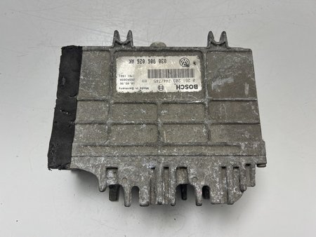 [030906026AK 030 906 026 AK MOTOR AEV] Centralina do motor  usado vw polo (6n1) 45 1.0 030906026ak 030 906 026 ak motor aev