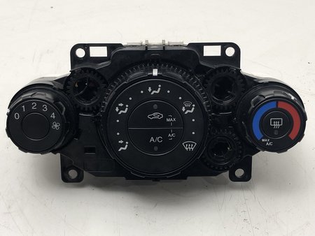 [8A6118549 8A6118549] Modulo comando a/c e sofagem ford fiesta vi van 8a6118549 8a6118549