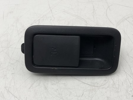 [9676486077] Alavanca de rebatimento dos bancos traseiros esq peugeot 3008 suv (m_) ref. 9676486077
