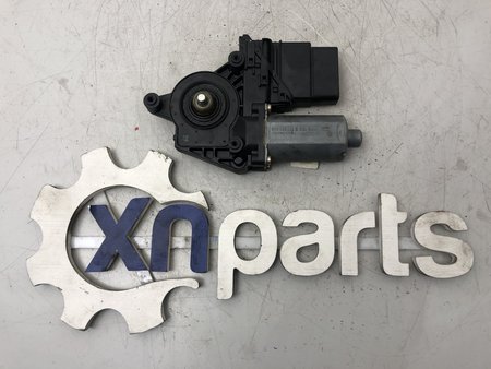 [0130821696] Motor elevador dto trás  usado vw passat (3b3) 1.9 tdi 0130821696